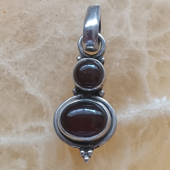 925 Sterling Silver Deep Red Stone or Glass Pendant - Picture 8 of 10